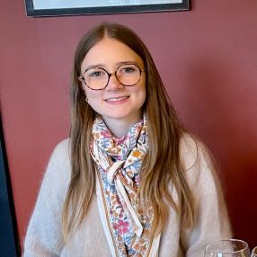 Camille, Babysitter à Suresnes