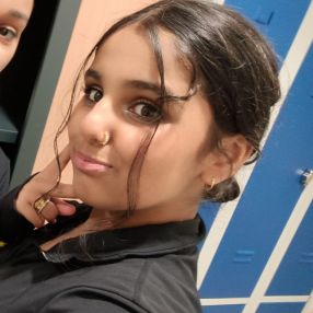 Naaz, Babysitter à Sarcelles