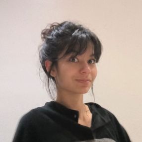 Vivi, Babysitter à Versailles