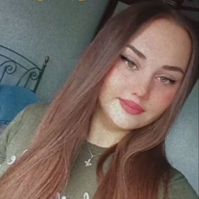 Adelisa, Babysitter à Besançon
