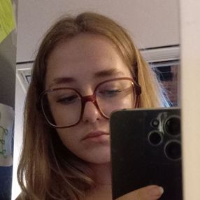Maelle, Babysitter à Trappes