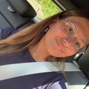 Victoria, Babysitter in Neuilly-sur-Seine