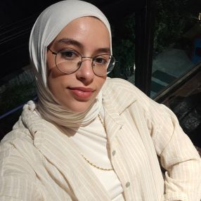 Nada, Babysitter à Grasse