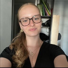 Alice, Babysitter à Créteil