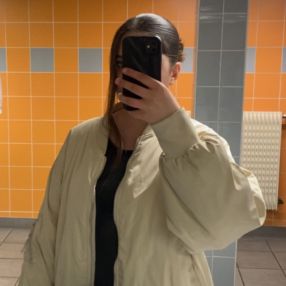 Sofia, Babysitter in Évreux