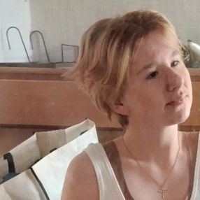 Blandine, Babysitter in Évreux
