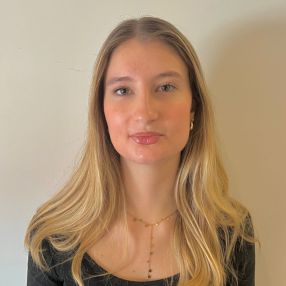 Emma, Babysitter in Greater London
