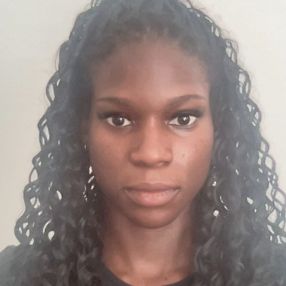 Efemena, Babysitter in London