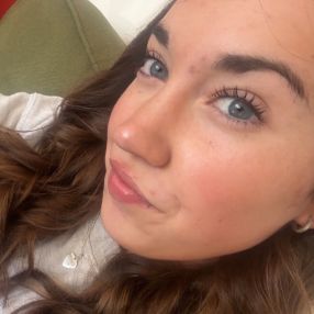 Charlotte, Babysitter in Exeter