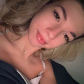 Abi, Babysitter in Bolton