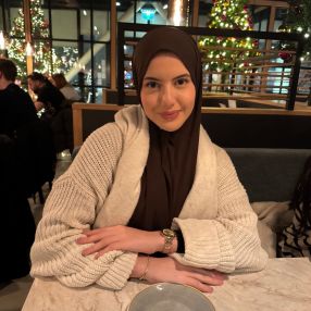 Amira, Babysitter in Canterbury