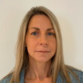 Naomi, Babysitter in Warrington