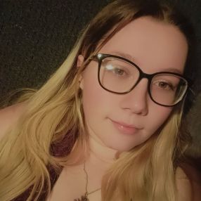 Freya, Babysitter in Luton