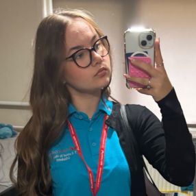 Meg, Babysitter in Wolverhampton
