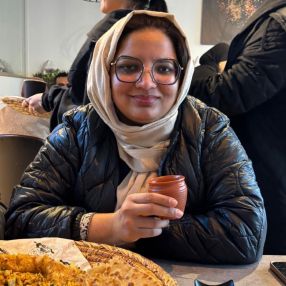 Maheen, Babysitter in Bolton