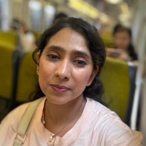 Huma, Babysitter in Crawley