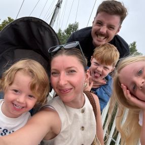 Coral, Family in Crewe