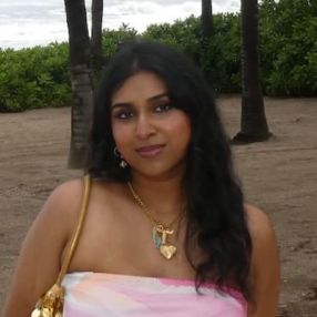 Varsha, Babysitter in Exeter