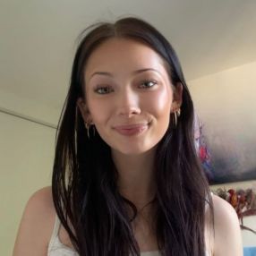 Mae, Babysitter in Greater London