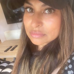 Kajol, Babysitter in Bedford