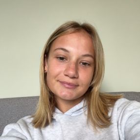 Grace, Babysitter in Dundee