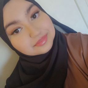 Zaina, Babysitter in Sheffield