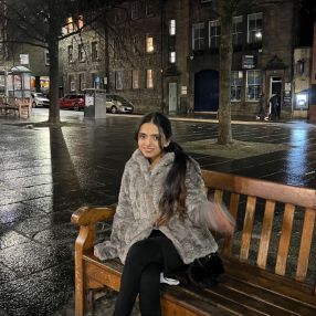 Atiqa, Babysitter in Dundee