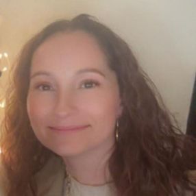Natalie, Babysitter in Surrey