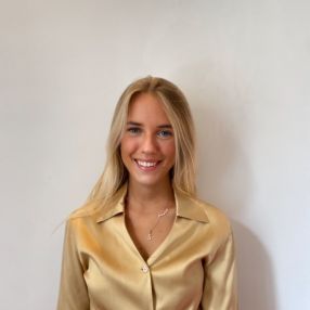 Sofia, Babysitter in London