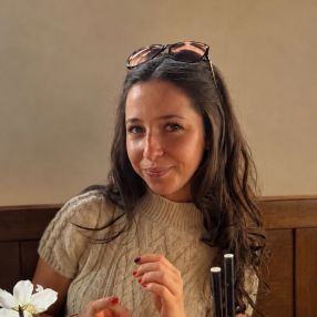 Alice, Babysitter in London