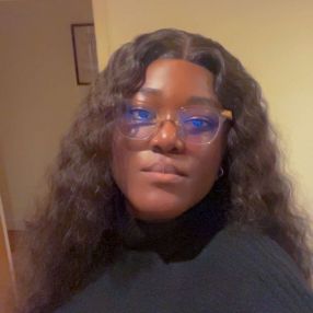 Busola, Babysitter in Leicester
