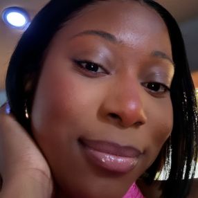 Naomi, Babysitter in Greater London