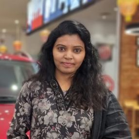 Vasavi, Babysitter in Watford