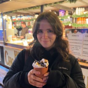 Emma, Babysitter in Stretford