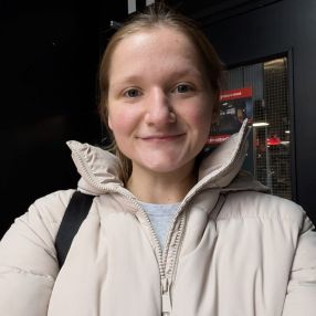 Anna, Babysitter in Coventry