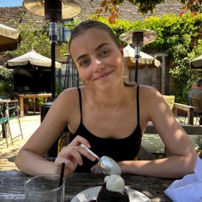 Emma, Babysitter in Greater London