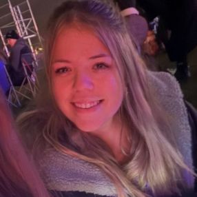 Amber, Babysitter in High Wycombe