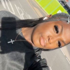Azaelle, Babysitter in Coventry