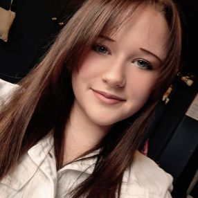 Honor, Babysitter in Gateshead