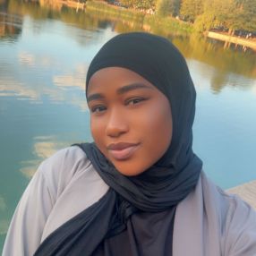 Aicha, Babysitter in Leeds