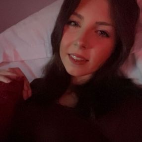 Liyah, Babysitter in Warrington