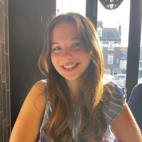 Hannah, Babysitter in York