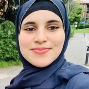 Khadija, Babysitter in London