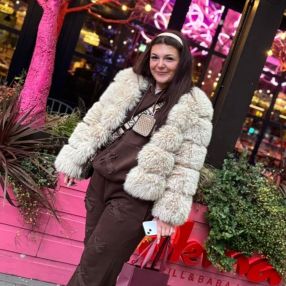 Macie, Babysitter in London