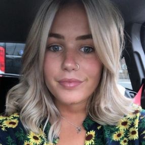 Cara, Babysitter in Crawley