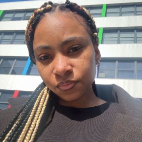 Rihana, Babysitter in Wigan