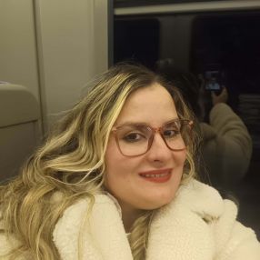 Carina oliveira, Babysitter in Dartford
