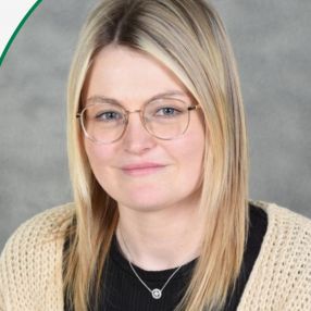 Naomi, Babysitter in Warrington