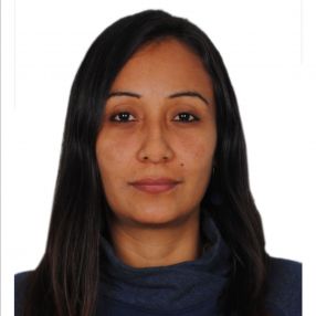 Anany, Babysitter in Ballina