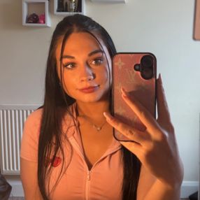 Daniela, Babysitter in Swords